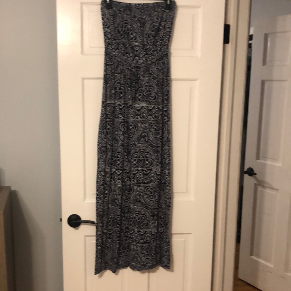 Old navy strapless maxi dress navy & white S